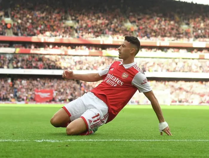Framed Print : Martinelli's Stunner: Arsenal Secures Victory Over Nottingham Forest in Premier League Thriller