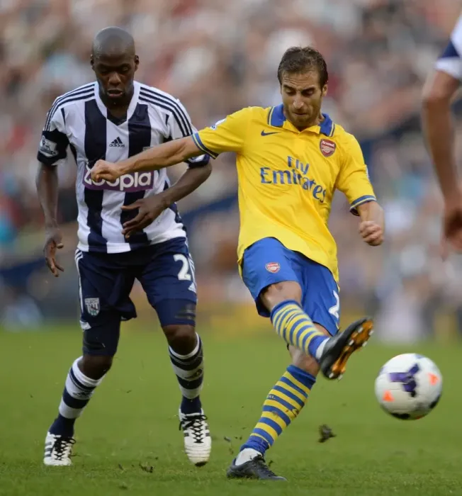 Framed Print : Matheiu Flamini (Arsenal) Youssouf Mulumbu (WBA). West Bromwich Albion 1: 1 Arsenal