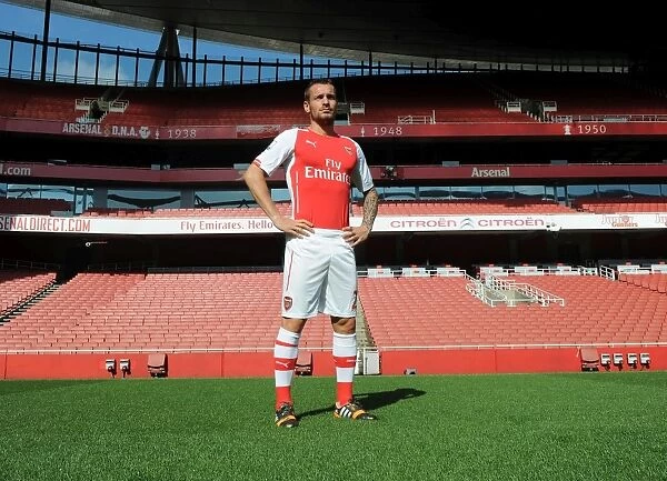 Mathieu Debuchy (Arsenal). Arsenal 1st Team Photocall. Emirates Stadium, 7  /  8  /  14. Credit