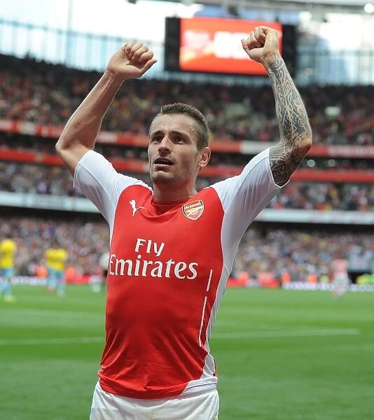 Mathieu Debuchy's Exultant Moment: Arsenal's Second Goal vs Crystal Palace (2014 / 15)