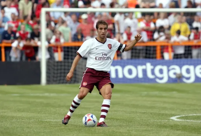 Framed Print : Mathieu Flamini in Action: Arsenal's Pre-Season Victory over Barnet (2007) Framed Print : Mathieu Flamini in Action: Arsenal's Pre-Season Victory over Barnet (2007)