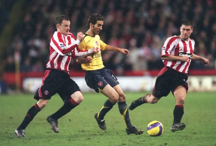 Framed Print : Mathieu Flamini (Arsenal) Alan Quinn and Nick Montgomery (Sheff Utd) Framed Print : Mathieu Flamini (Arsenal) Alan Quinn and Nick Montgomery (Sheff Utd)