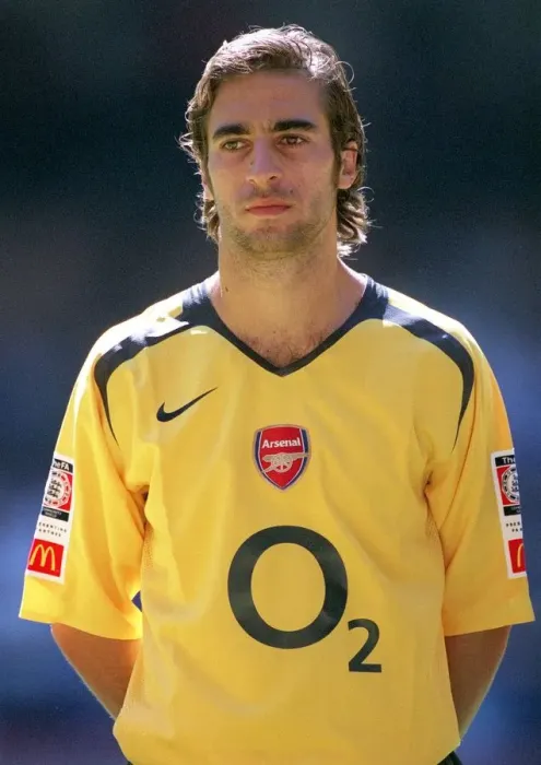 Framed Print : Mathieu Flamini (Arsenal). Arsenal 1: 2 Chelsea. FA Community Shield Framed Print : Mathieu Flamini (Arsenal). Arsenal 1: 2 Chelsea. FA Community Shield