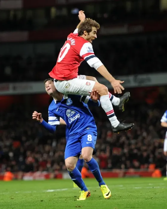 Framed Print : Mathieu Flamini (Arsenal) Bryan Oviedo (Everton). Arsenal 1: 1 Everton. Barclays Premier League Framed Print : Mathieu Flamini (Arsenal) Bryan Oviedo (Everton). Arsenal 1: 1 Everton. Barclays Premier League
