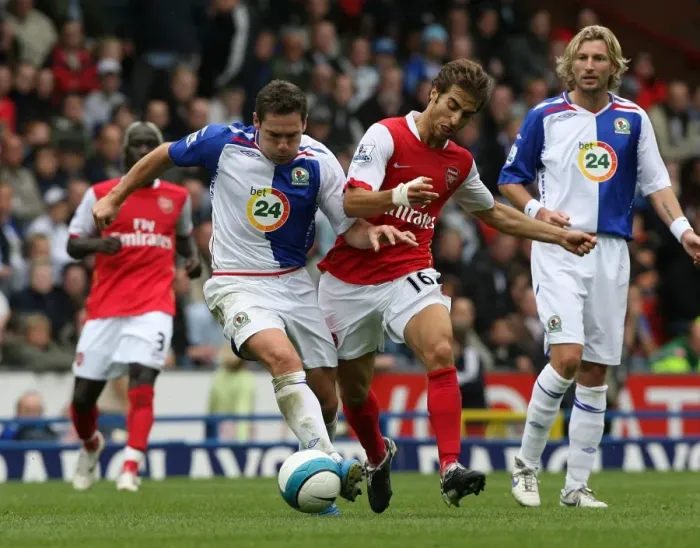 Framed Print : Mathieu Flamini (Arsenal) David Dunn (Blackburn Rovers)