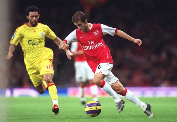 Framed Print : Mathieu Flamini (Arsenal) Jermaine Pennant (Liverpool) Framed Print : Mathieu Flamini (Arsenal) Jermaine Pennant (Liverpool)