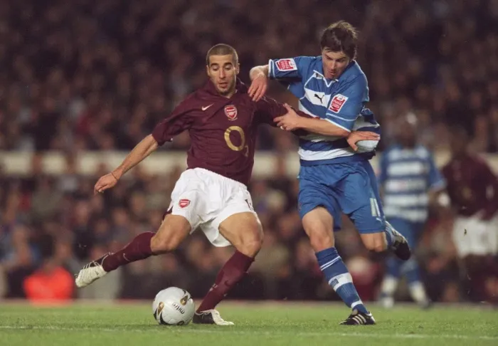 Framed Print : Mathieu Flamini (Arsenal) John Oster (Reading). Arsenal 3: 0 Reading Framed Print : Mathieu Flamini (Arsenal) John Oster (Reading). Arsenal 3: 0 Reading