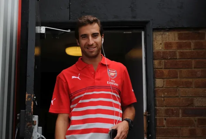 Framed Print : Mathieu Flamini: Arsenal Star Prepares for Action in Borehamwood Friendly