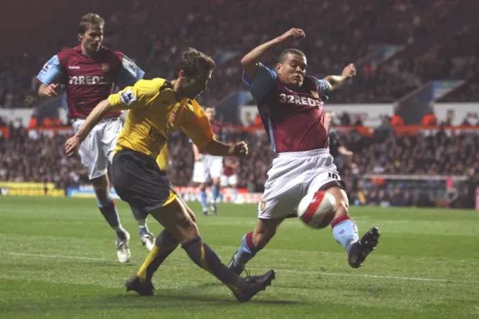 Framed Print : Mathieu Flamini (Arsenal) Wilfred Bouma (Aston Villa)