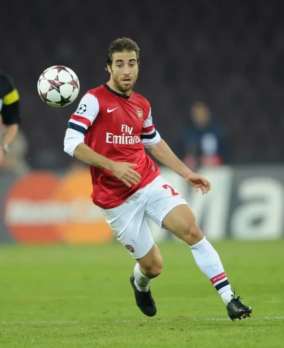 Framed Print : Mathieu Flamini: Arsenal's Midfield Warrior in Napoli UCL Clash (2013-14)