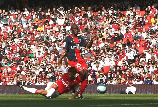 Mathieu Flamini scores Arsenals 1st goal