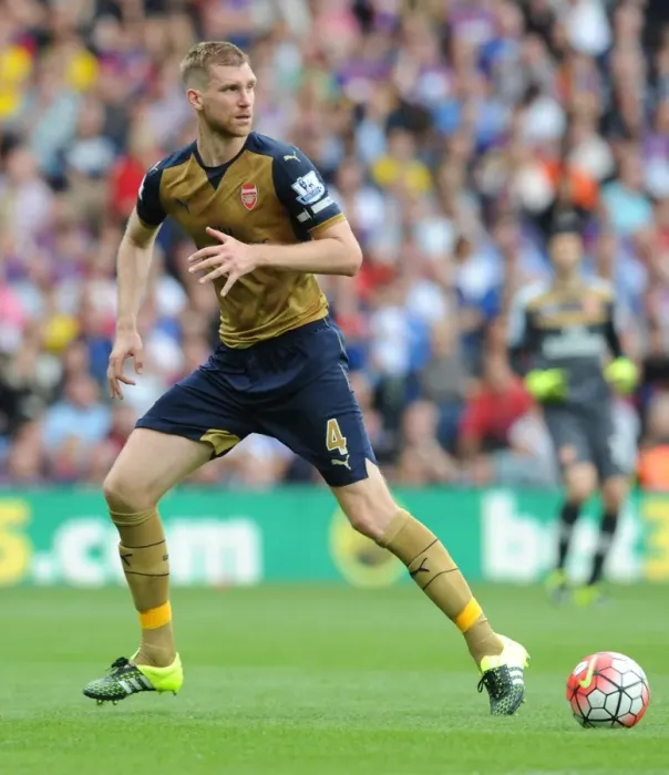 Framed Print : Per Mertesacker in Action: Arsenal vs. Crystal Palace (2015-16) Framed Print : Per Mertesacker in Action: Arsenal vs. Crystal Palace (2015-16)
