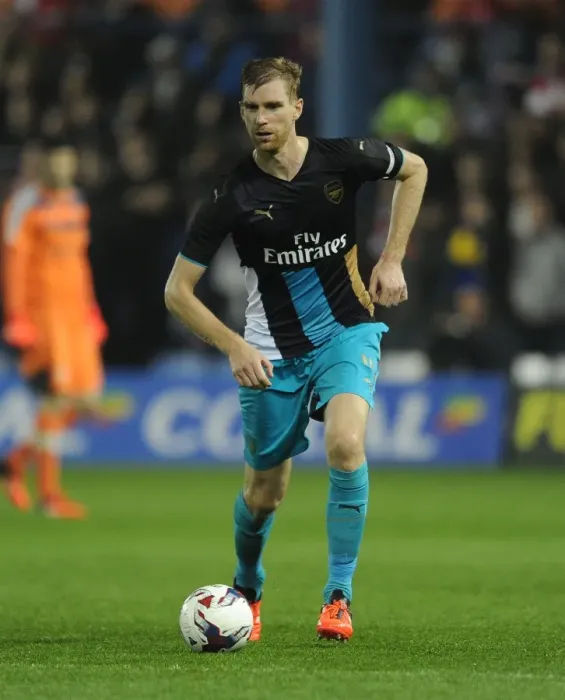 Framed Print : Per Mertesacker in Action: Arsenal vs. Sheffield Wednesday, Capital One Cup 2015-16