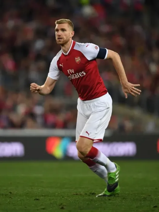 Framed Print : Per Mertesacker in Action: Arsenal vs. Western Sydney Wanderers (2017-18)