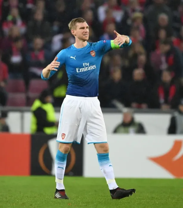Framed Print : Per Mertesacker in Action: Arsenal vs. 1. FC Koln, UEFA Europa League (2017) Framed Print : Per Mertesacker in Action: Arsenal vs. 1. FC Koln, UEFA Europa League (2017)
