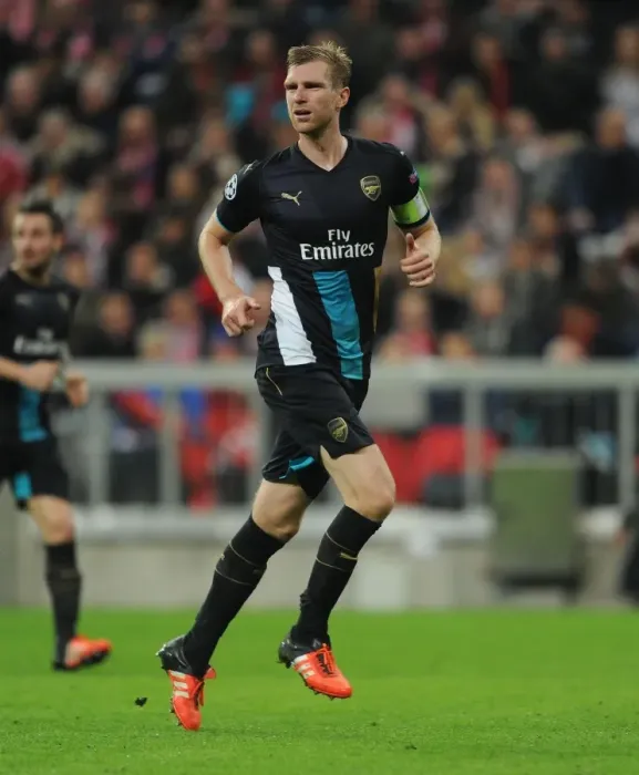Framed Print : Per Mertesacker in Action: Arsenal vs Bayern Munich, UEFA Champions League (2015-16) Framed Print : Per Mertesacker in Action: Arsenal vs Bayern Munich, UEFA Champions League (2015-16)