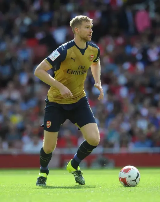 Framed Print : Per Mertesacker in Action: Arsenal vs Lyonnais, Emirates Cup 2015 / 16