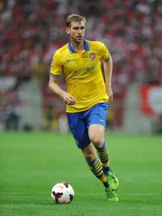 Framed Print : Per Mertesacker in Action: Arsenal vs Urawa Red Diamonds, Japan 2013