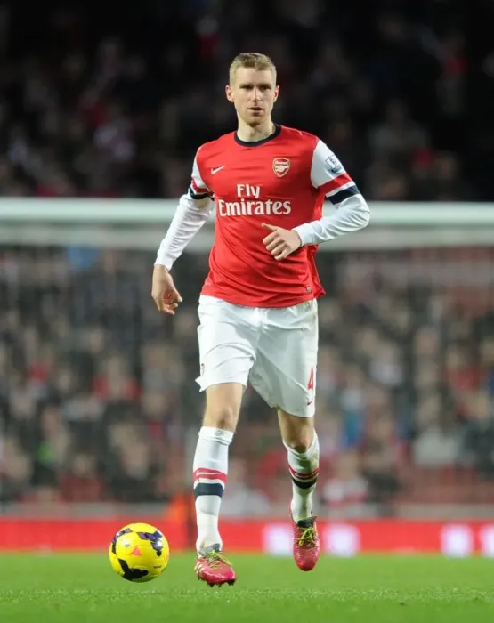 Framed Print : Per Mertesacker (Arsenal). Arsenal 2: 0 Crystal Palace. Barclays Premier League. Emirates Stadium