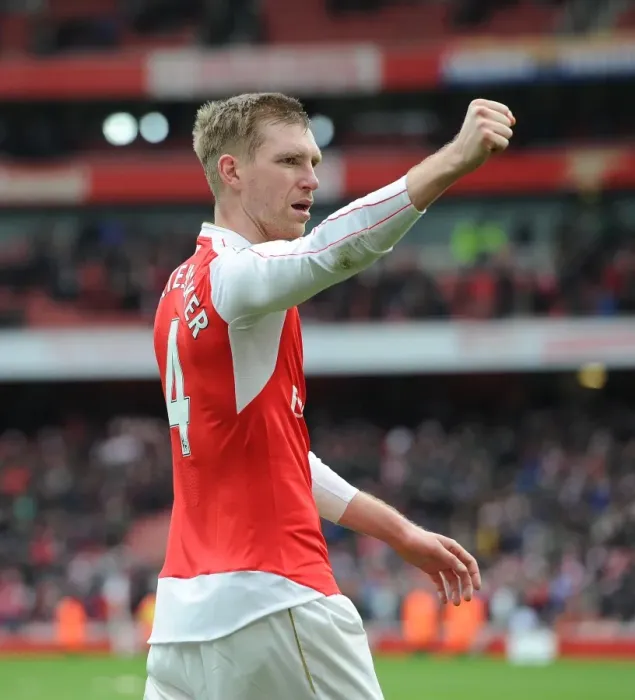 Framed Print : Per Mertesacker (Arsenal). Arsenal 2: 1 Leicester City
