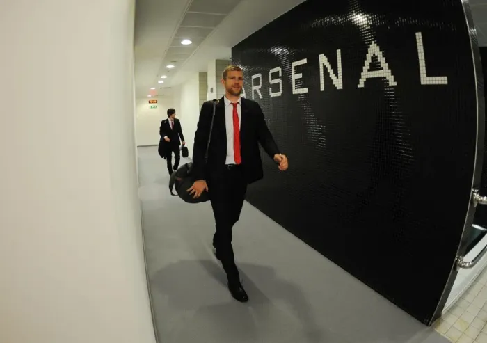 Framed Print : Per Mertesacker in Arsenal Home Changing Room Before Arsenal vs Hull City (2014-15) Framed Print : Per Mertesacker in Arsenal Home Changing Room Before Arsenal vs Hull City (2014-15)