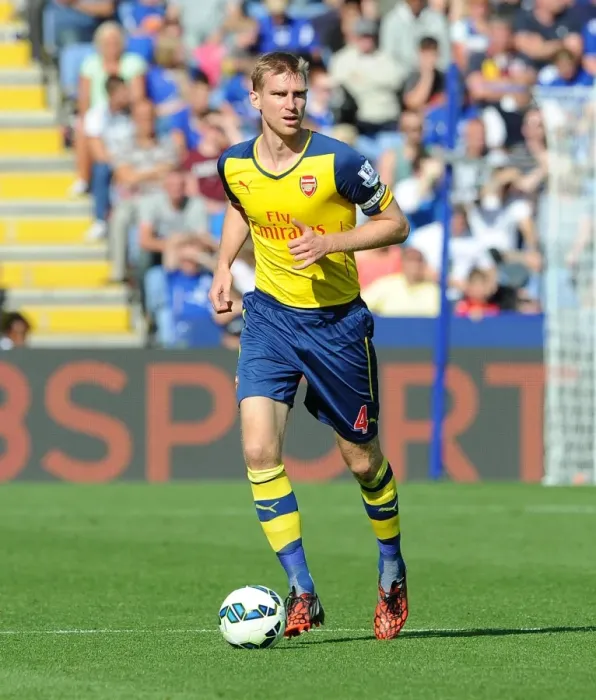 Framed Print : Per Mertesacker (Arsenal). Leicester City 1: 1 Arsenal. Barclays Premier League