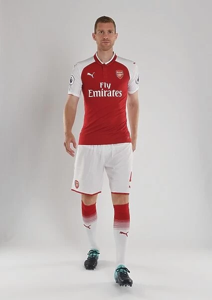 Per Mertesacker at Arsenal Team Photocall (2017-18)