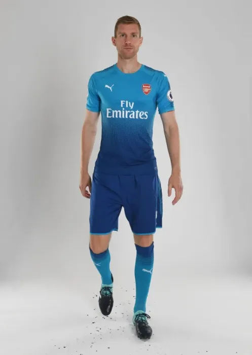 Framed Print : Per Mertesacker at Arsenal's 2017-18 First Team Photocall Framed Print : Per Mertesacker at Arsenal's 2017-18 First Team Photocall