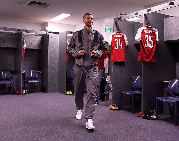 Per Mertesacker in Arsenal's Changing Room before Sydney Wanderers Clash