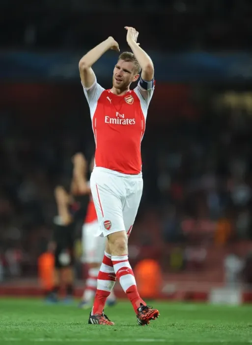 Framed Print : Per Mertesacker Celebrates with Arsenal Fans after Champions League Victory (2014 / 15) Framed Print : Per Mertesacker Celebrates with Arsenal Fans after Champions League Victory (2014 / 15)