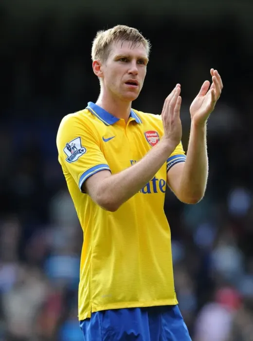 Framed Print : Per Mertesacker Celebrates with Arsenal Fans after Crystal Palace Victory (2013-14)