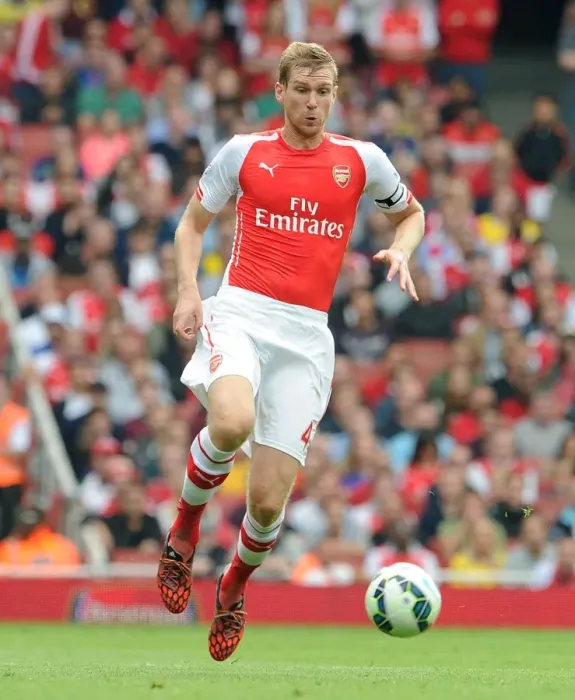 Framed Print : Per Mertesacker: Focused Defence Against Manchester City - Arsenal vs. Manchester City, Premier League 2014-15 Framed Print : Per Mertesacker: Focused Defence Against Manchester City - Arsenal vs. Manchester City, Premier League 2014-15