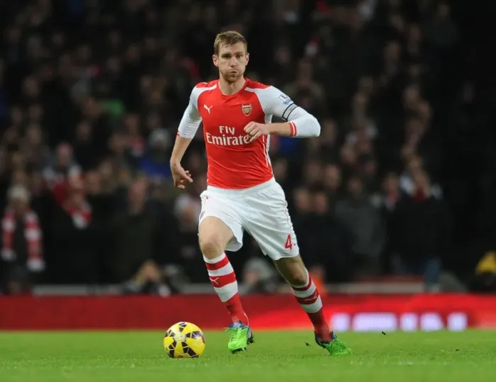 Framed Print : Per Mertesacker Focuses in Arsenal vs Southampton Premier League Clash (2014-15)