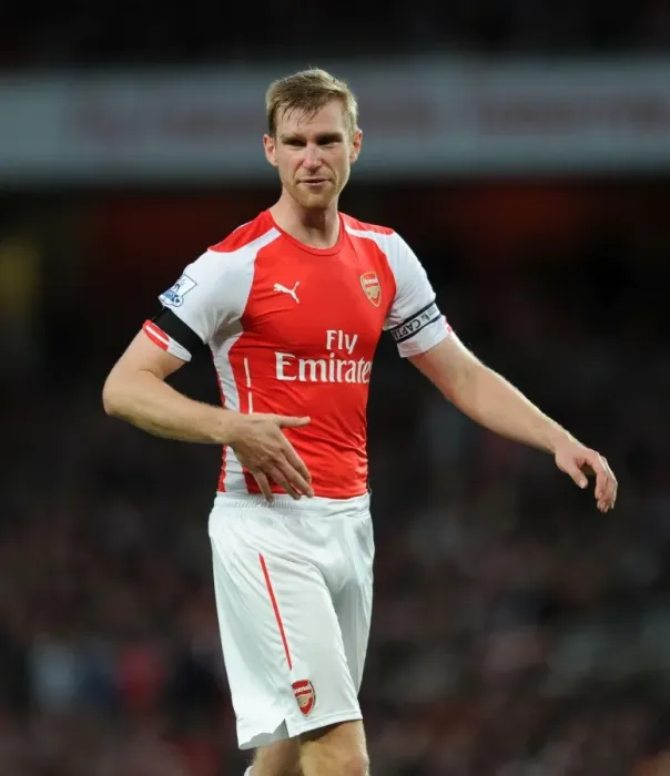 Framed Print : Per Mertesacker Focuses in Arsenal's Battle Against Burnley (2014 / 15)