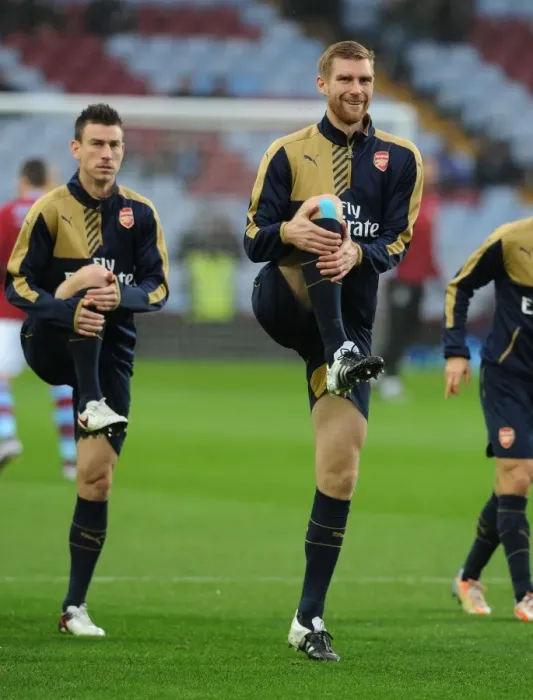 Framed Print : Per Mertesacker Prepares: Aston Villa vs. Arsenal, Premier League 2015-16 Framed Print : Per Mertesacker Prepares: Aston Villa vs. Arsenal, Premier League 2015-16