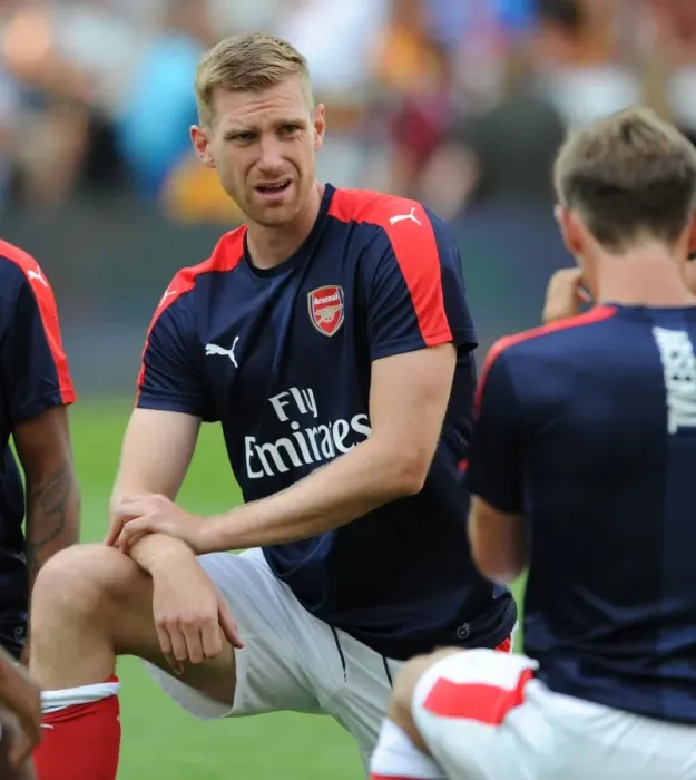 Framed Print : Per Mertesacker Prepares for RC Lens Friendly: Arsenal's Defender in Training, 2016 Framed Print : Per Mertesacker Prepares for RC Lens Friendly: Arsenal's Defender in Training, 2016