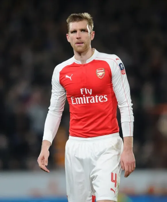 Framed Print : Per Mertesacker's FA Cup Exit: Hull City vs. Arsenal, March 2016 - Head Injury Framed Print : Per Mertesacker's FA Cup Exit: Hull City vs. Arsenal, March 2016 - Head Injury