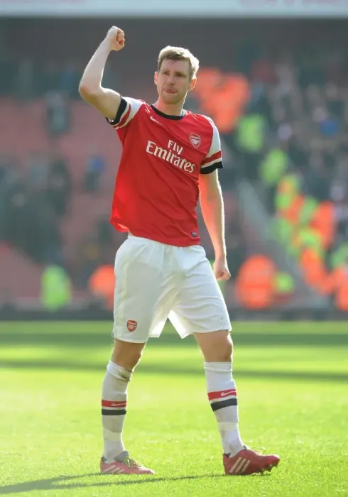 Framed Print : Per Mertesacker's FA Cup Triumph: Arsenal's Quarter-Final Victory over Everton Framed Print : Per Mertesacker's FA Cup Triumph: Arsenal's Quarter-Final Victory over Everton