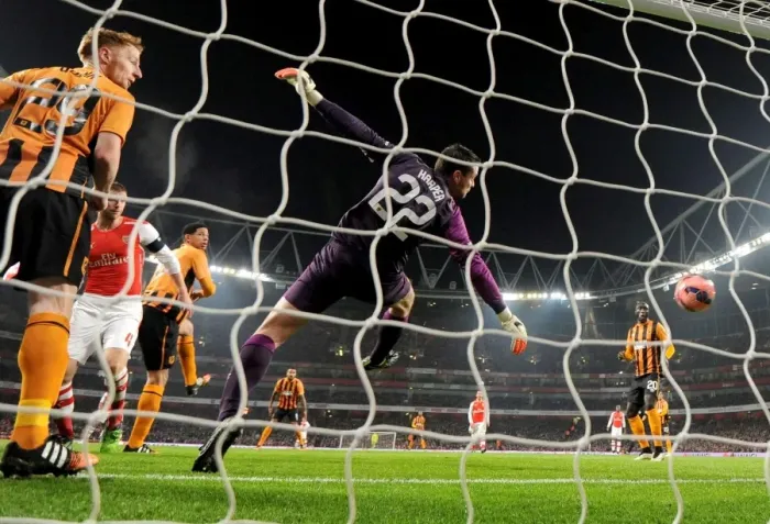 Framed Print : Per Mertesacker's FA Cup-Winning Goal: Arsenal vs Hull City (2015)