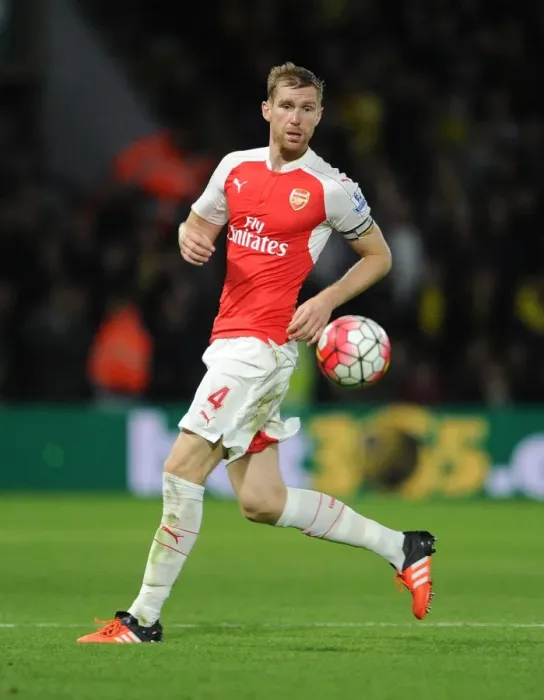 Framed Print : Per Mertesacker's Focus: Arsenal vs Watford Premier League Showdown (2015)