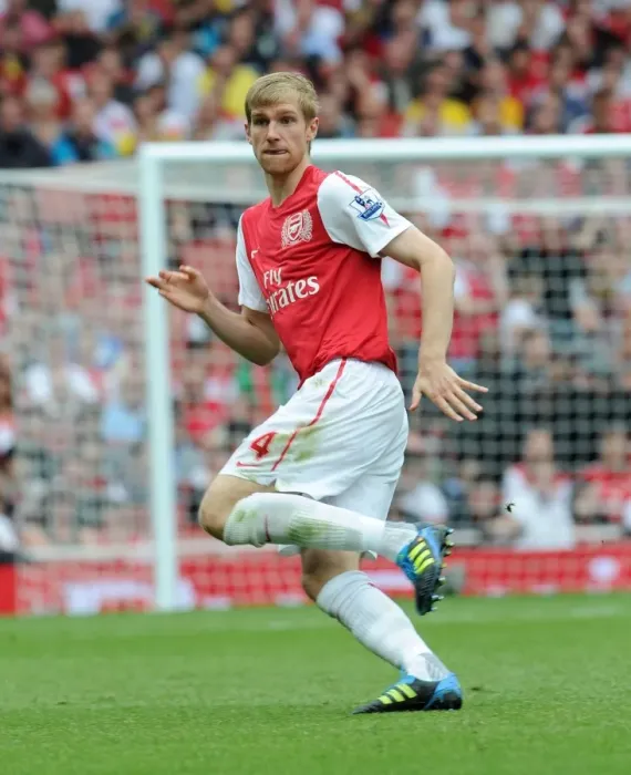Framed Print : Per Mertesacker's Game-Winning Goal: Arsenal 1-0 Swansea City, Premier League 2011-12 Framed Print : Per Mertesacker's Game-Winning Goal: Arsenal 1-0 Swansea City, Premier League 2011-12