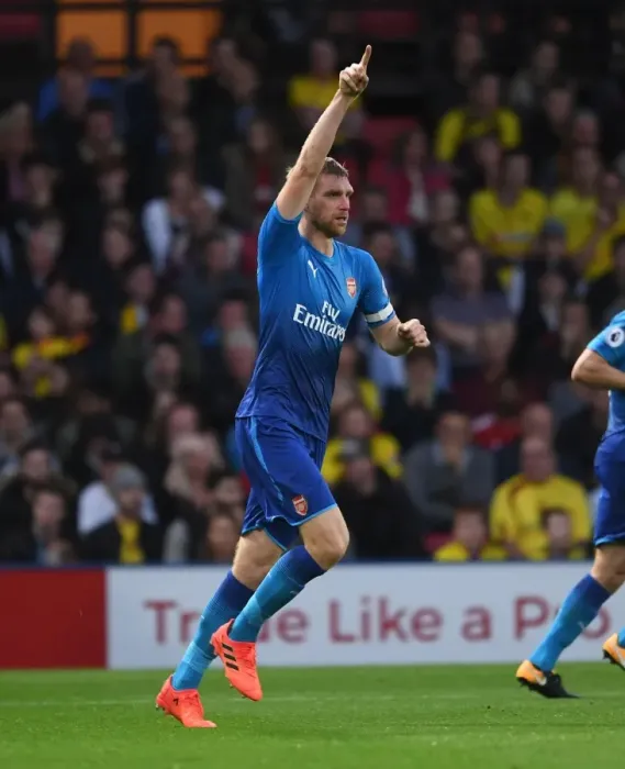 Framed Print : Per Mertesacker's Shocking Goal: Arsenal's Victory at Watford (2017-18) Framed Print : Per Mertesacker's Shocking Goal: Arsenal's Victory at Watford (2017-18)
