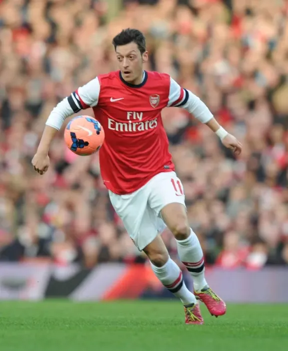 Framed Print : Mesut Oezil in Action: Arsenal vs Liverpool, FA Cup 2013-14