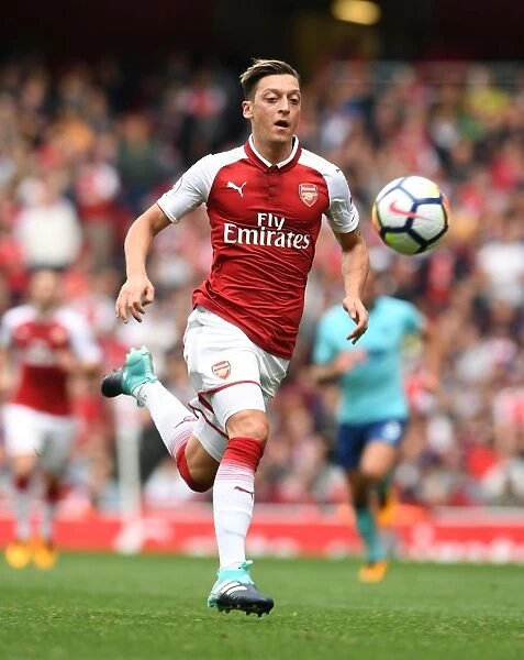 Mesut Ozil: In Action for Arsenal against AFC Bournemouth, Premier League 2017-18