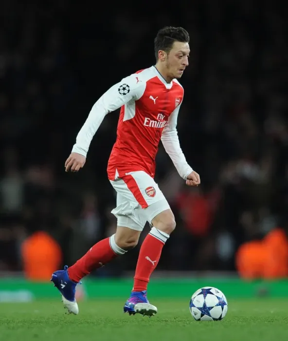 Framed Print : Mesut Ozil in Action: Arsenal FC vs. FC Bayern Munchen, UEFA Champions League 2016-17 Framed Print : Mesut Ozil in Action: Arsenal FC vs. FC Bayern Munchen, UEFA Champions League 2016-17
