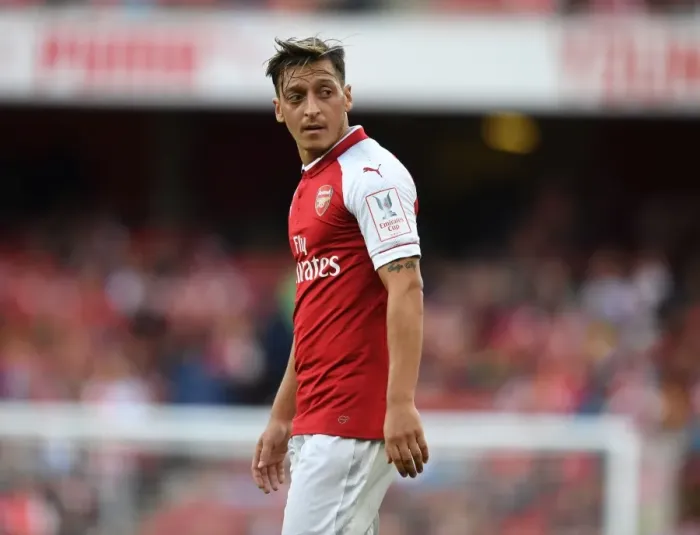 Framed Print : Mesut Ozil: In Action for Arsenal Against Sevilla at Emirates Cup 2017-18