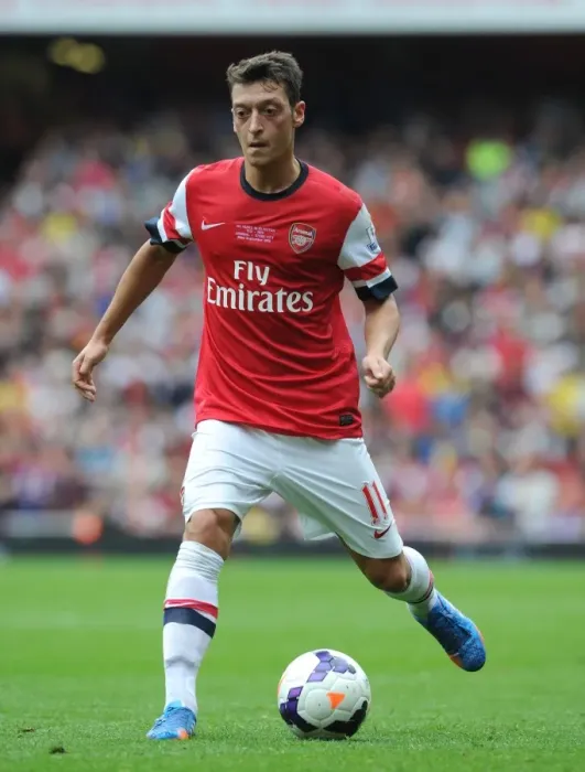 Framed Print : Mesut Ozil: In Action for Arsenal Against Stoke City, Premier League 2013-14 Framed Print : Mesut Ozil: In Action for Arsenal Against Stoke City, Premier League 2013-14