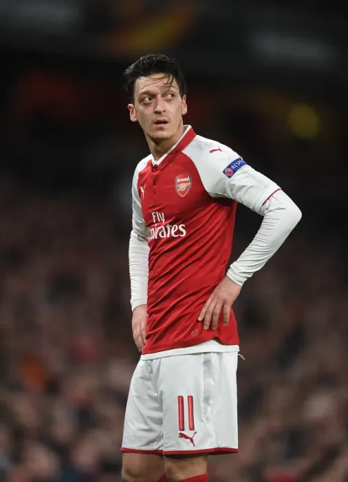 Framed Print : Mesut Ozil in Action: Arsenal vs AC Milan, UEFA Europa League 2018