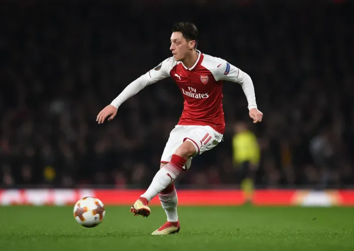 Framed Print : Mesut Ozil in Action: Arsenal vs AC Milan, Europa League 2018