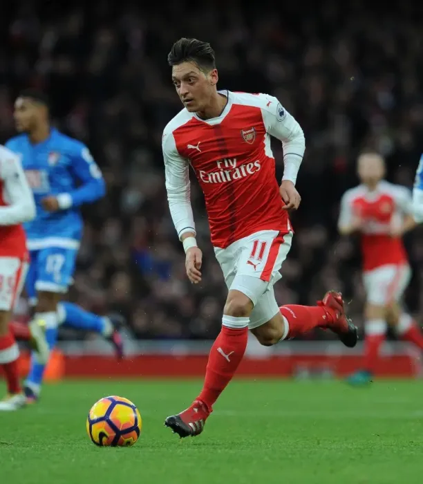 Framed Print : Mesut Ozil in Action: Arsenal vs AFC Bournemouth, Premier League 2016 / 17